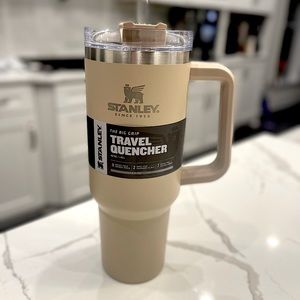 COPY - NWT Stanley 40oz Quencher H2.0 FlowState Tumbler Driftwood. Perfect cond…